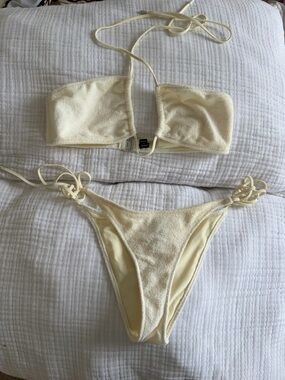 triangl swimwear Pale Yellow Textured Bikini Set